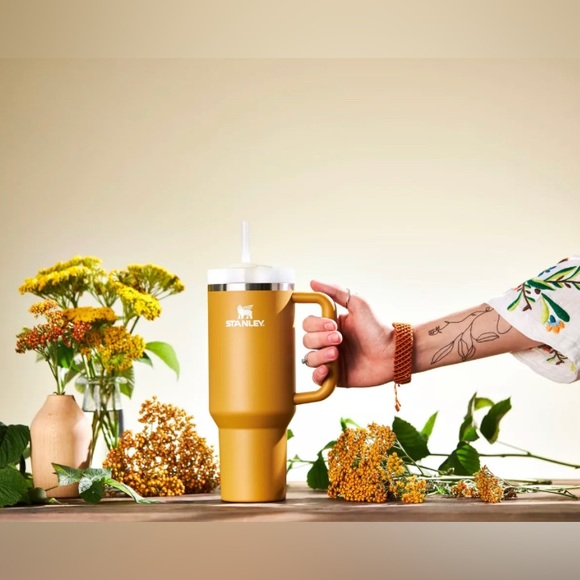 Stanley 40oz Travel Quencher cup - Yarrow NWT - Picture 11 of 13